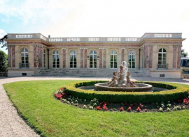Le prix de ce palais rose, en région parisienne, a baissé de 10 millions Immobilière des yvelines
