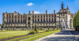 Ce somptueux château royal à 1h de paris détient l’une des plus grandes collections d’archéologie d’europe ! Immobilière des yvelines