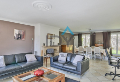 Noisy-le-roi : maison à louer de 211 m², 9 pièces  Immobilière des yvelines