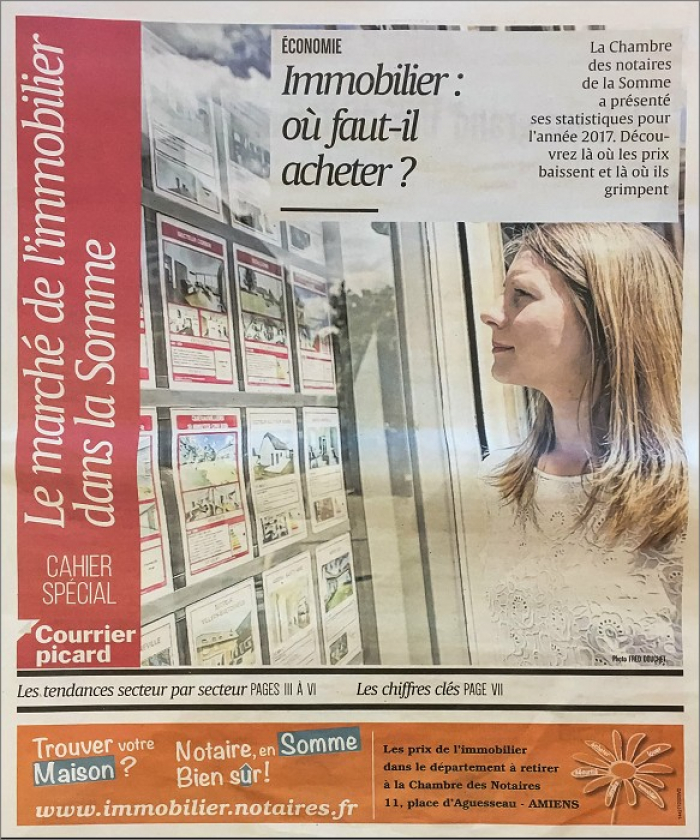 Notre assistante devant notre vitrine dans le courrier picard  Le bottin immobilier